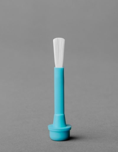 0017_13.95.42_PATENT_BRUSHES_FIL_25X320_LAQUERED_WHITE_PLASTIC_STEL_28mmBRISTLES_14mm_COLOR_CODE_STEM_BLUE_908C_Full_Product_LR-400x516